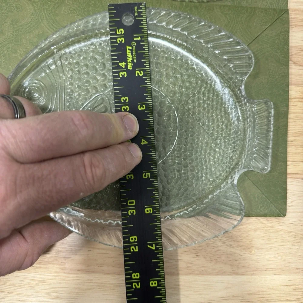 Vintage Glass Fish Plates Set of 4 Clear Textured Dinner Salad Beach‎ Coastal